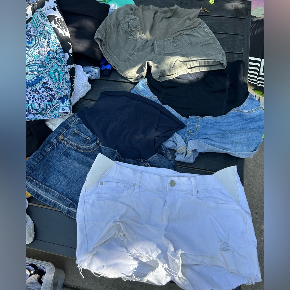 Bundle of 4 Maternity Shorts, Medium